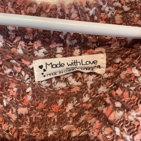 Made withLove knot sweater large size fits most - Picture 3 of 3